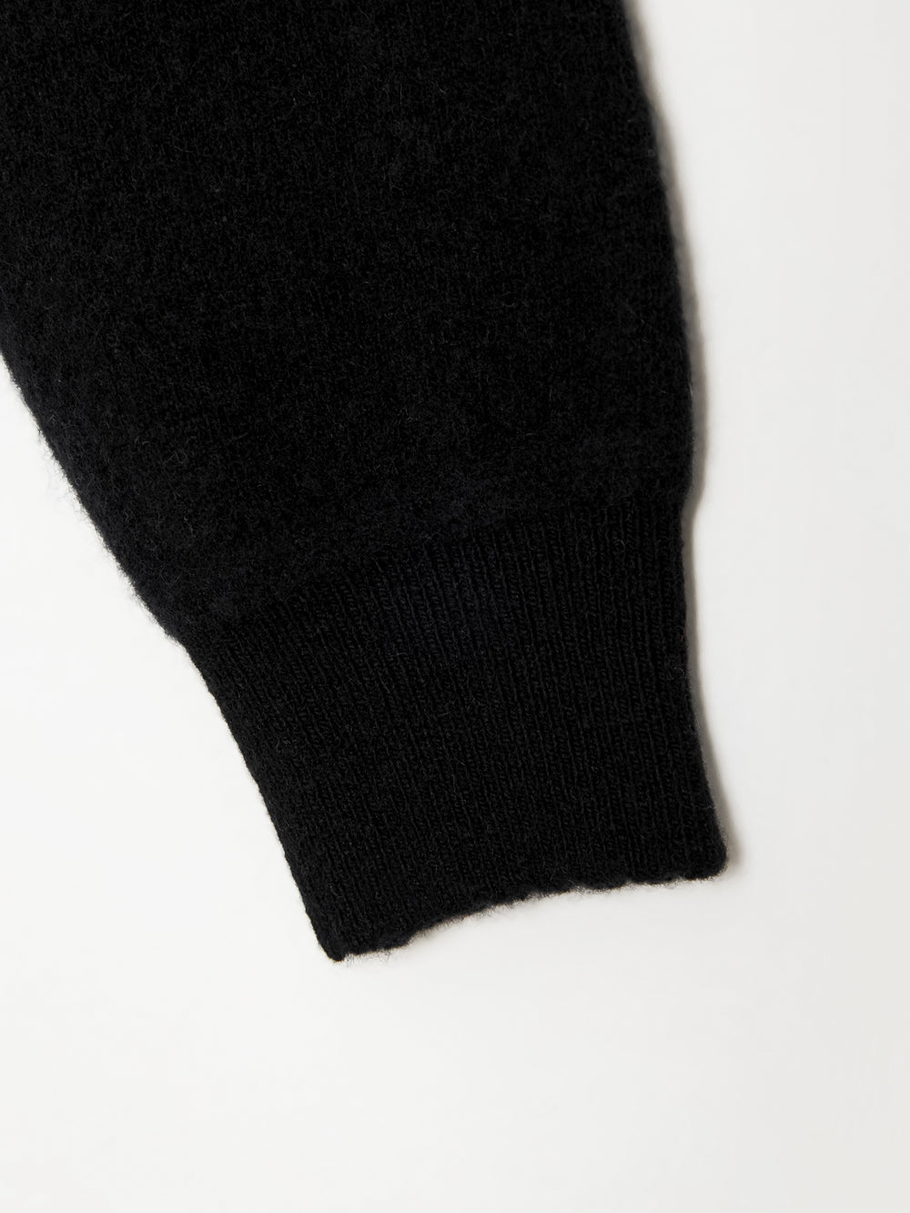ドゥカート パンチングウェーブ カシミア カーディガン