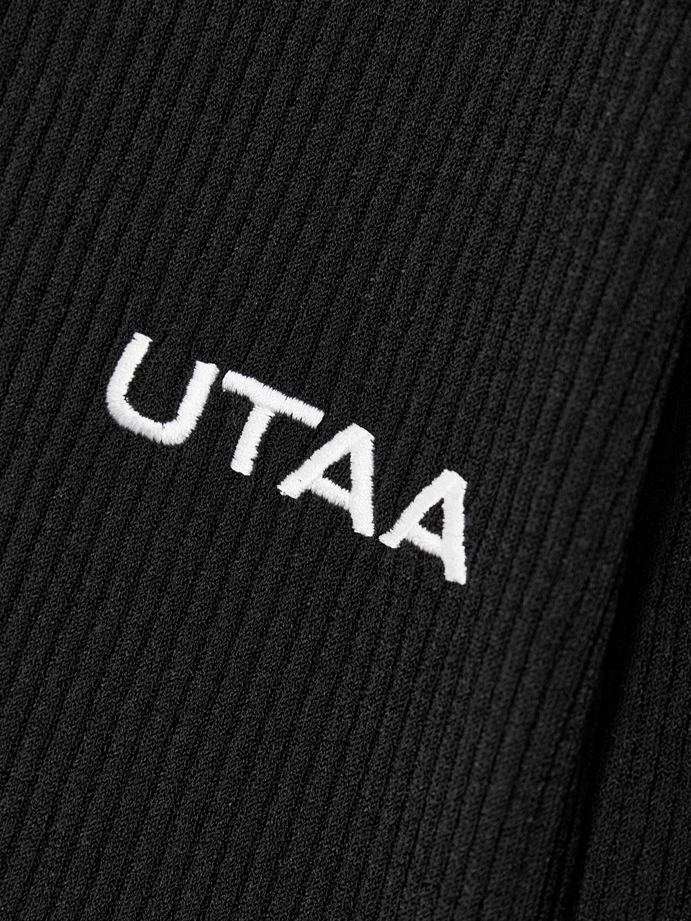 UTAA Peonyフローラルレースタートルネックニットスリーブ ブラック : Women's