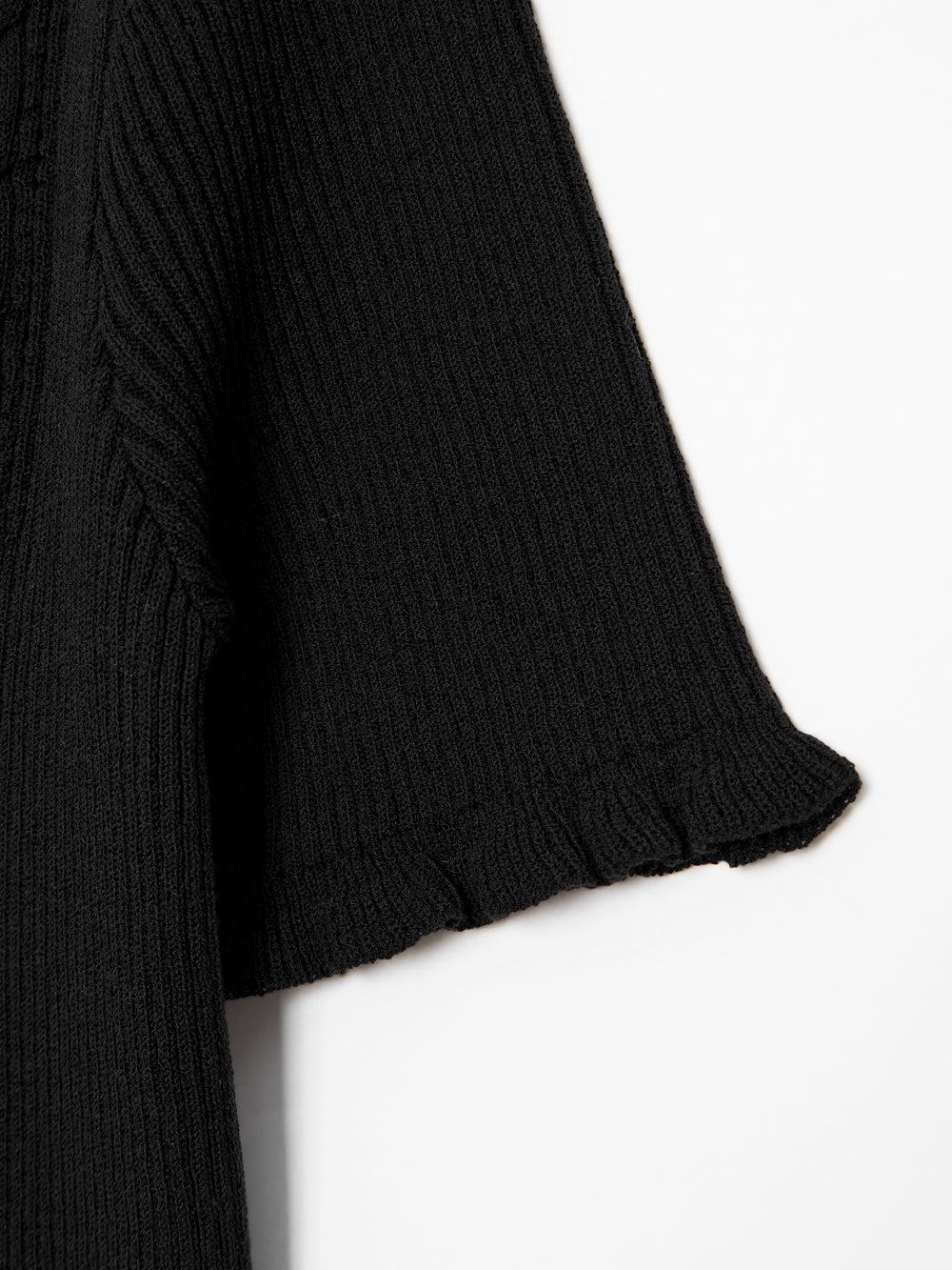 UTAA Ruffleレイヤーパンチングラインニット : Women's