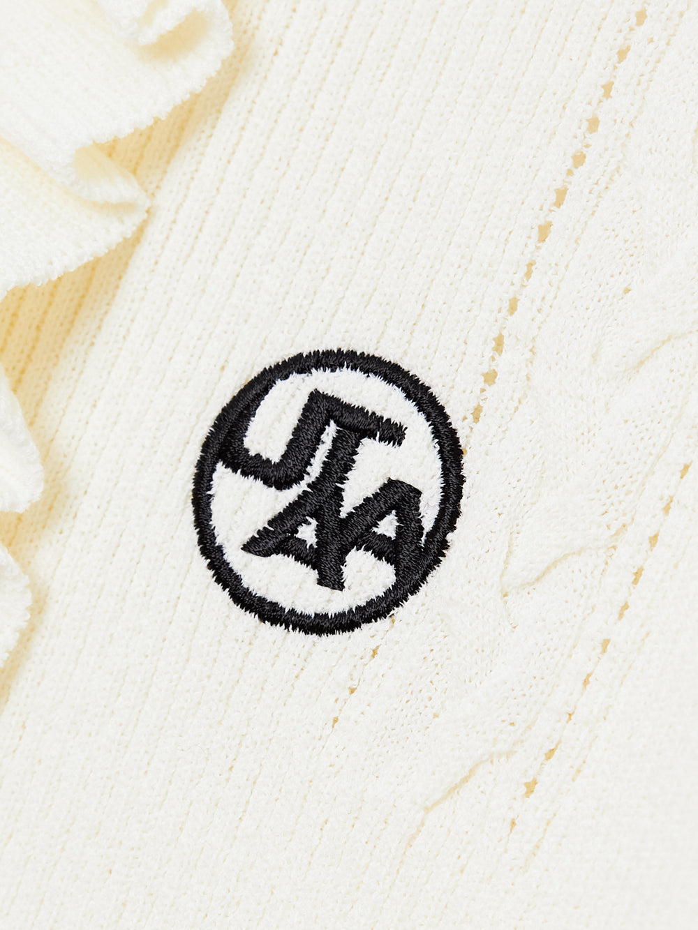 UTAA Ruffleレイヤーパンチングラインニット : Women's
