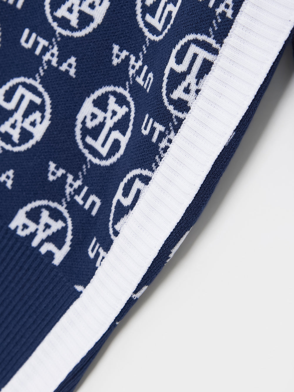 UTAA Linkチェーンシンボルカラーニットプルオーバー : Women's