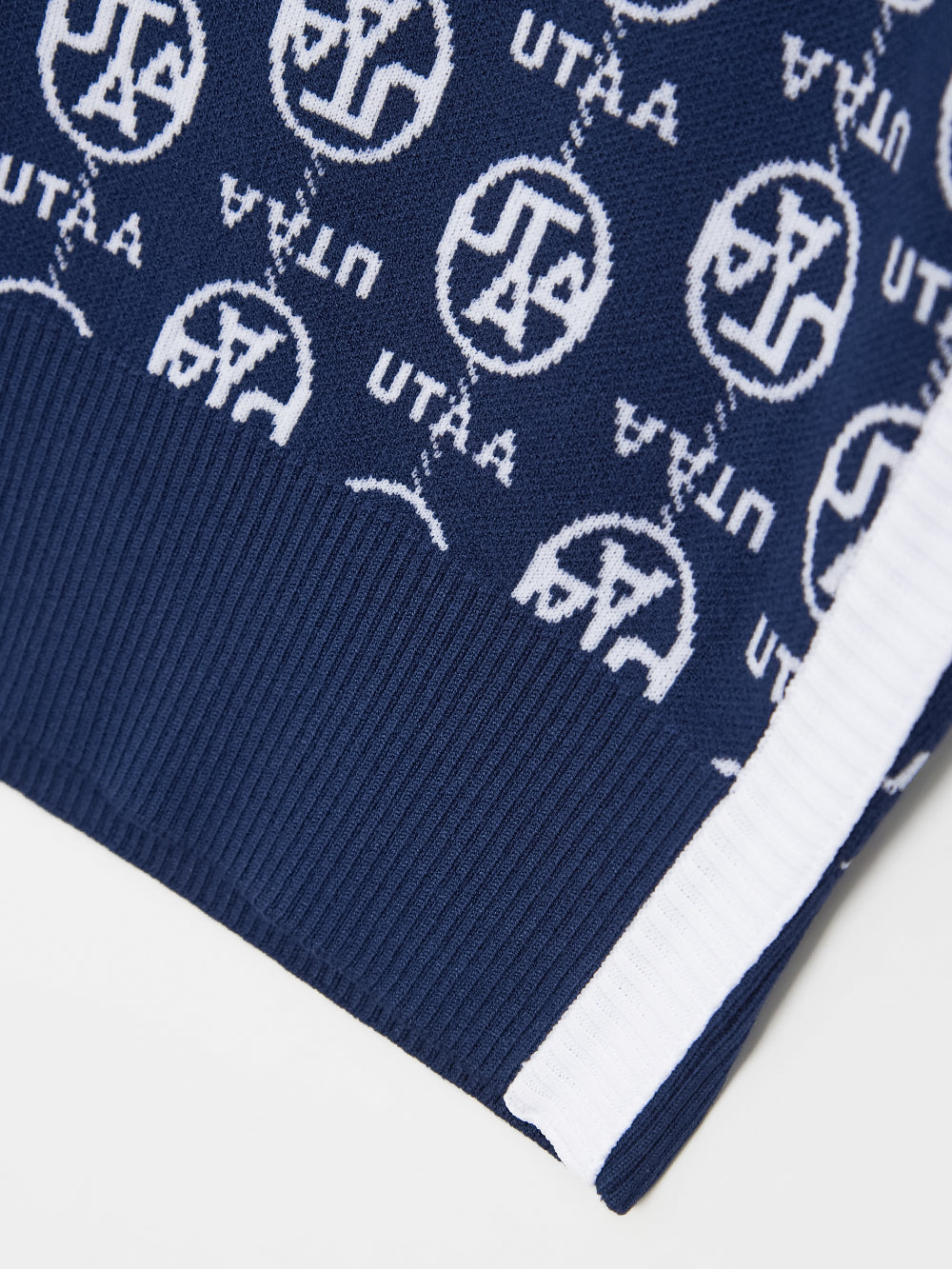 UTAA Linkチェーンシンボルカラーニットプルオーバー : Women's