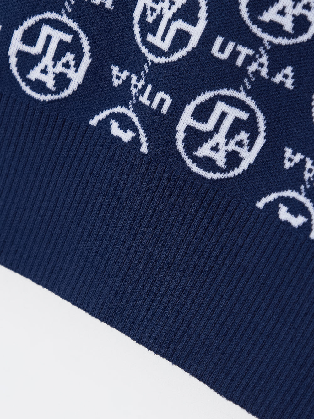 UTAA リンクチェーンシンボルカラーニットベスト ネイビー : Women's