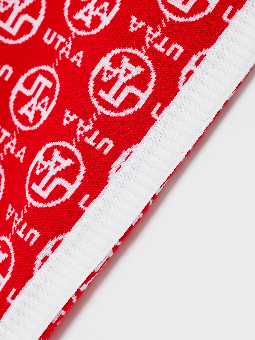 UTAA リンクチェーンシンボルカラーニットベスト レッド : Women's