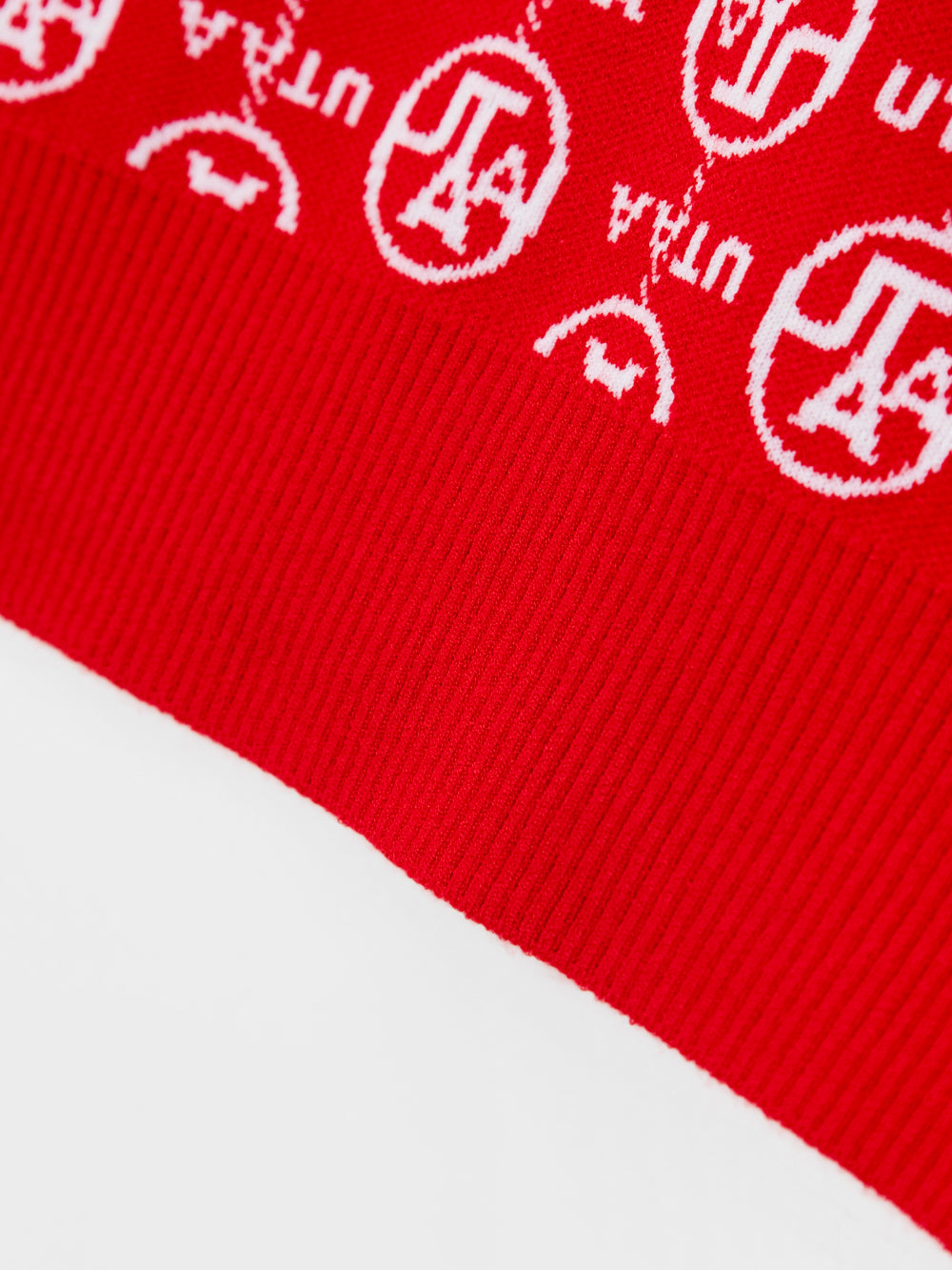 UTAA リンクチェーンシンボルカラーニットベスト レッド : Women's