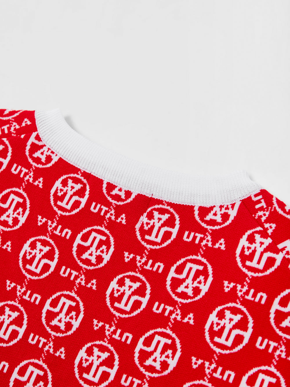 UTAA リンクチェーンシンボルカラーニットベスト レッド : Women's