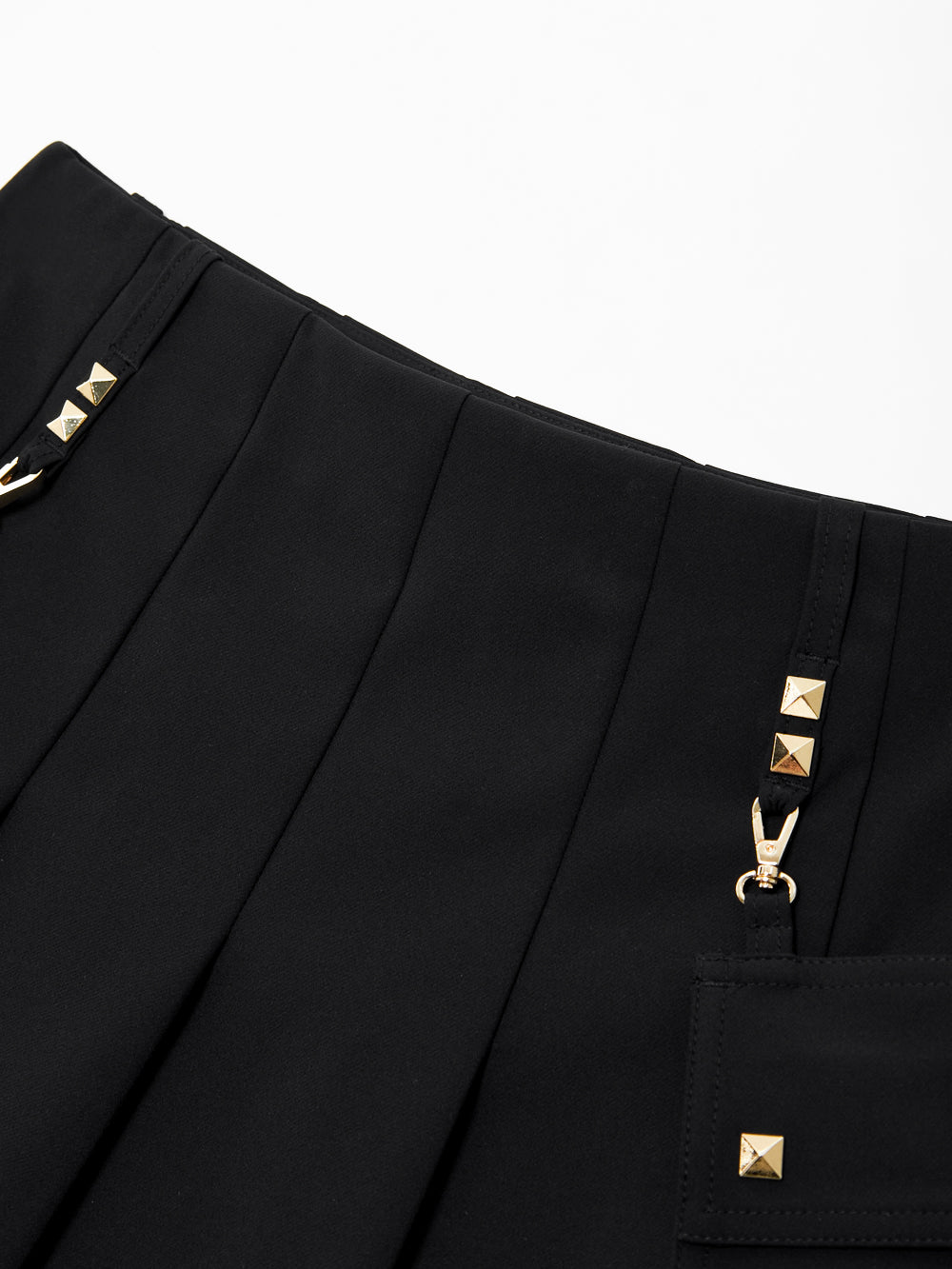 UTAA ゴールデンスタッドOutPocketプリーツスカート ブラック : Women's