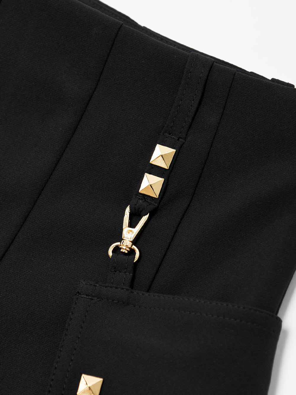UTAA ゴールデンスタッドOutPocketプリーツスカート ブラック : Women's
