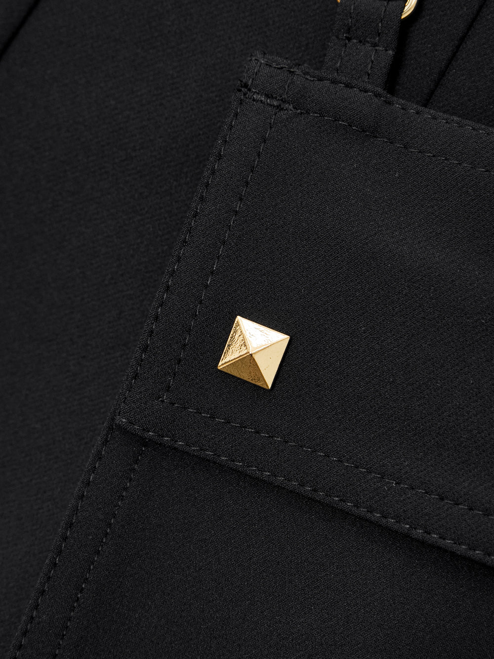 UTAA ゴールデンスタッドOutPocketプリーツスカート ブラック : Women's