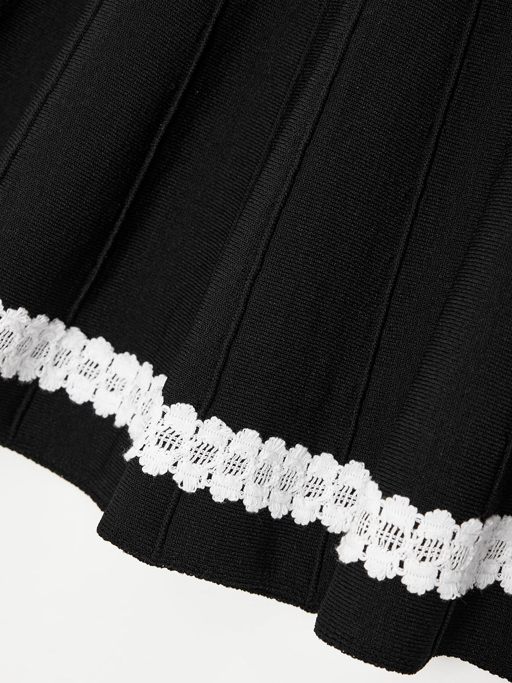 UTAA Peonyフローラルレースニットフレアスカート ブラック : Women's