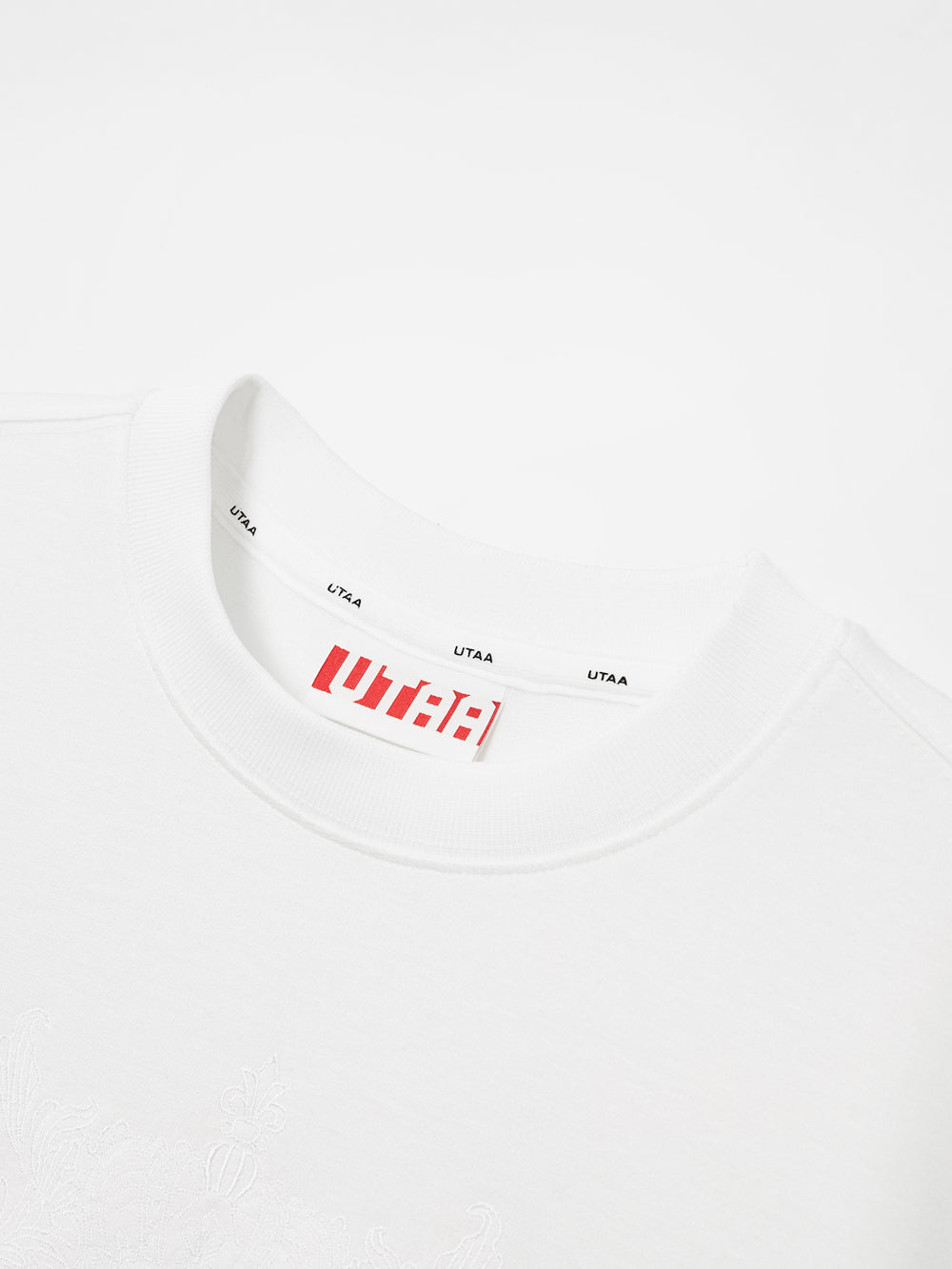 UTAA アウトラインLandscapeベーシックTシャツ ホワイト : Men's