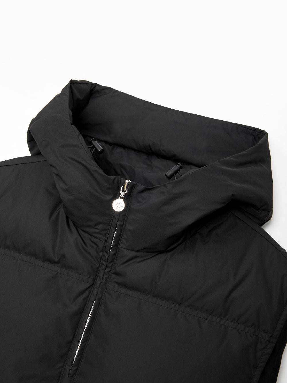 UTAA ブロックロゴHoodハーフZip-upダウンベスト ブラック : Women's