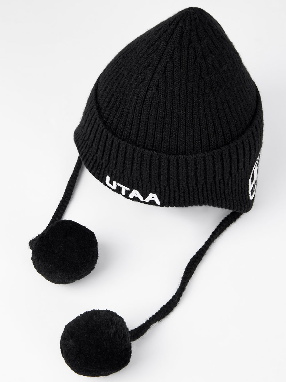 UTAA EmbelmEarflapニットビーニー ブラック : Women's