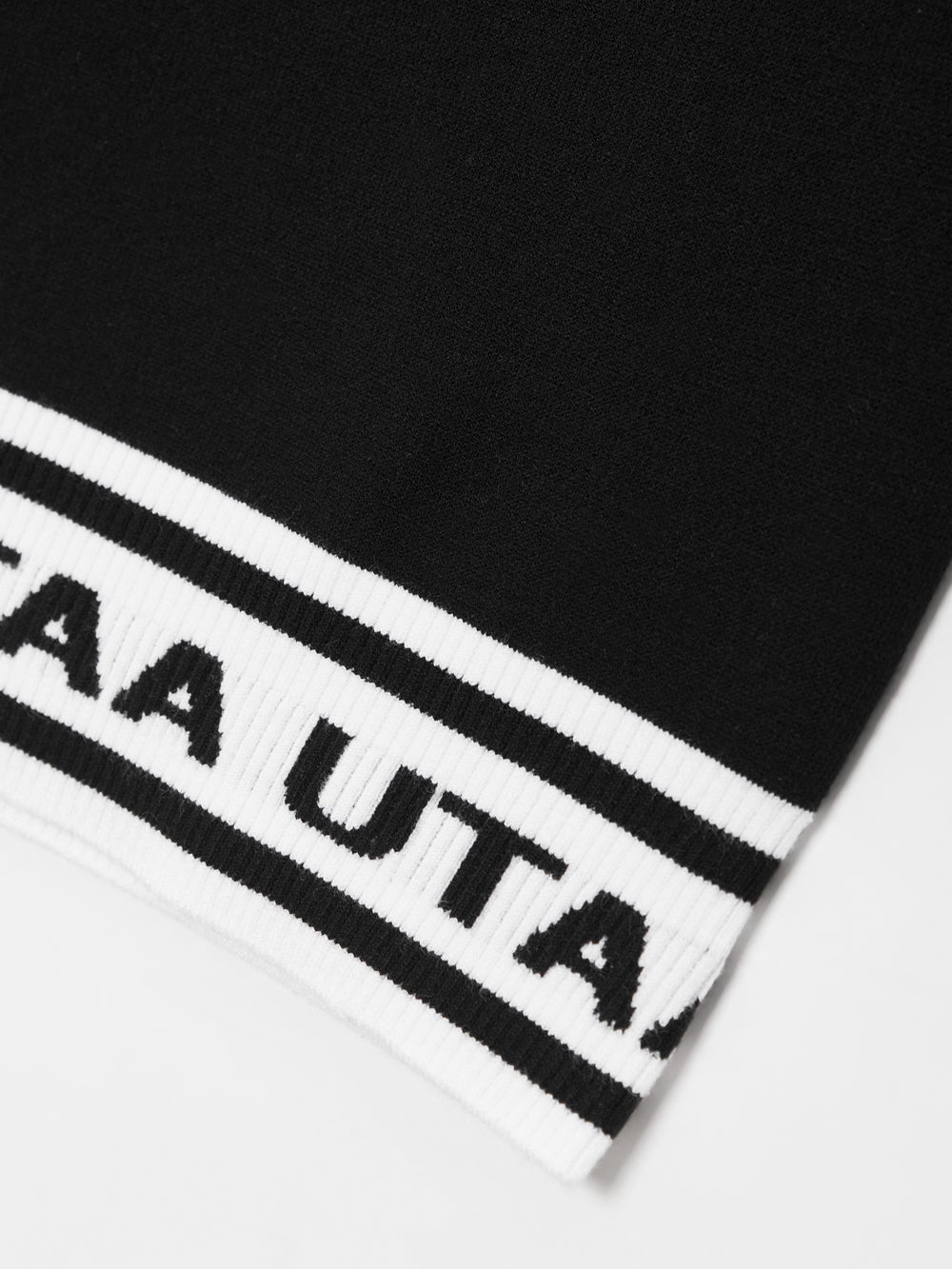 モノスローガンテープVネックニットベスト:レディース