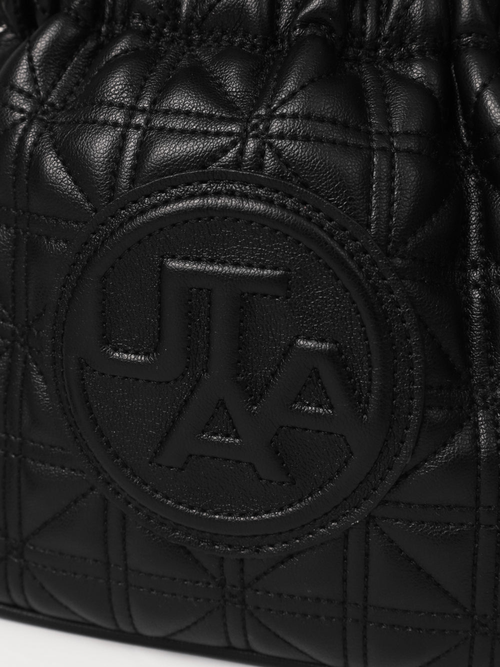 UTAA Crossキルティングエンブレムバケットバッグ ブラック : Women's