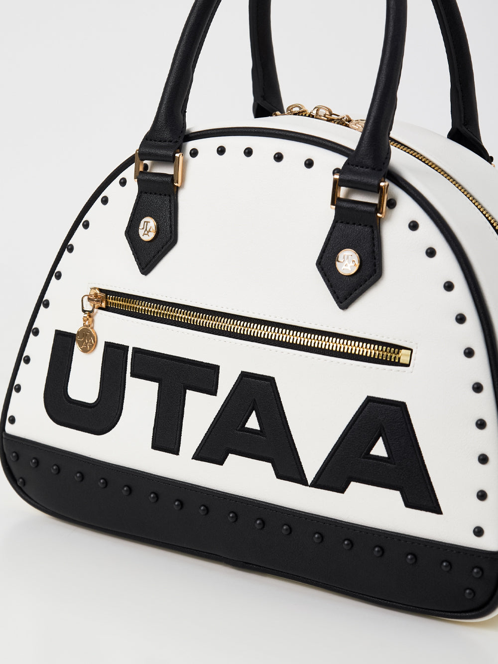 UTAA エンブレムCubicカラースタッドトートバッグ ホワイト : Women's