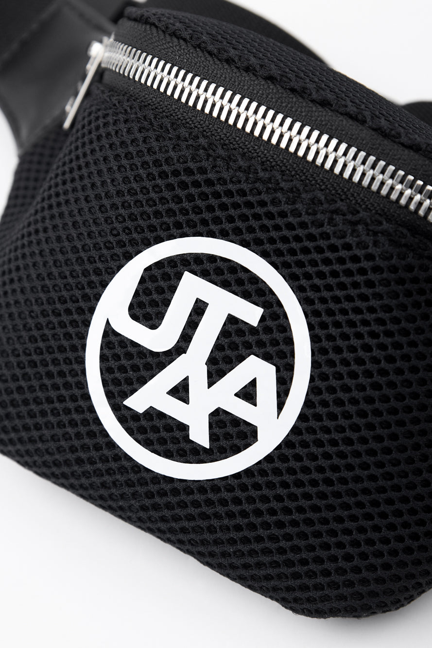 UTAA モノエンブレムメッシュベルトバッグ ブラック : Women's