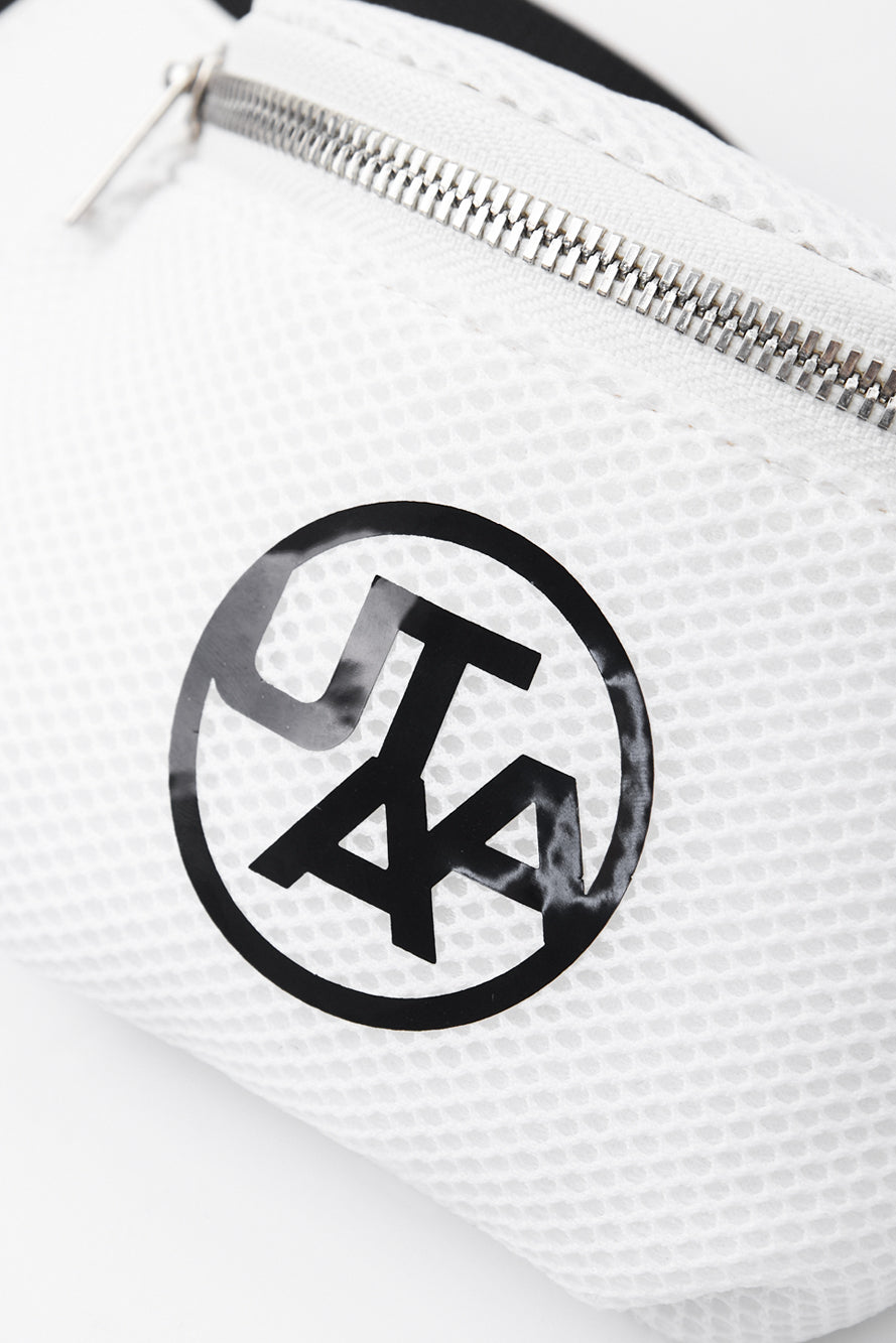 UTAA モノエンブレムメッシュベルトバッグ ホワイト : Women's