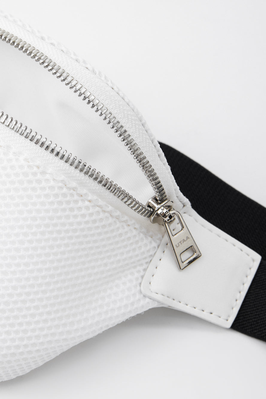 UTAA モノエンブレムメッシュベルトバッグ ホワイト : Women's