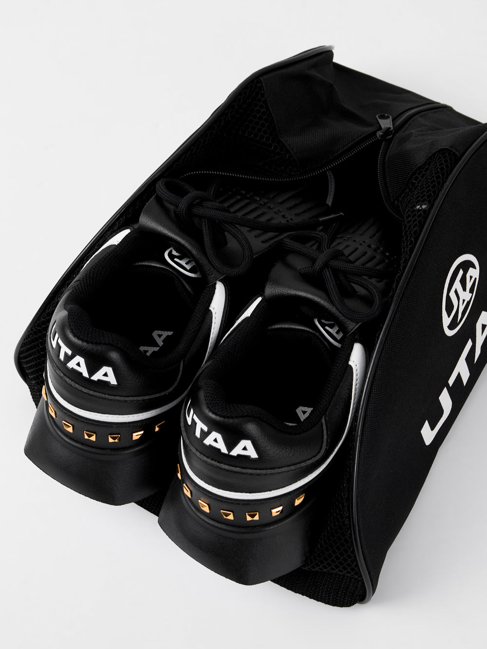 UTAA ゴールデンスタッドフラッシュダービーキルティスニーカー ブラック : Women's