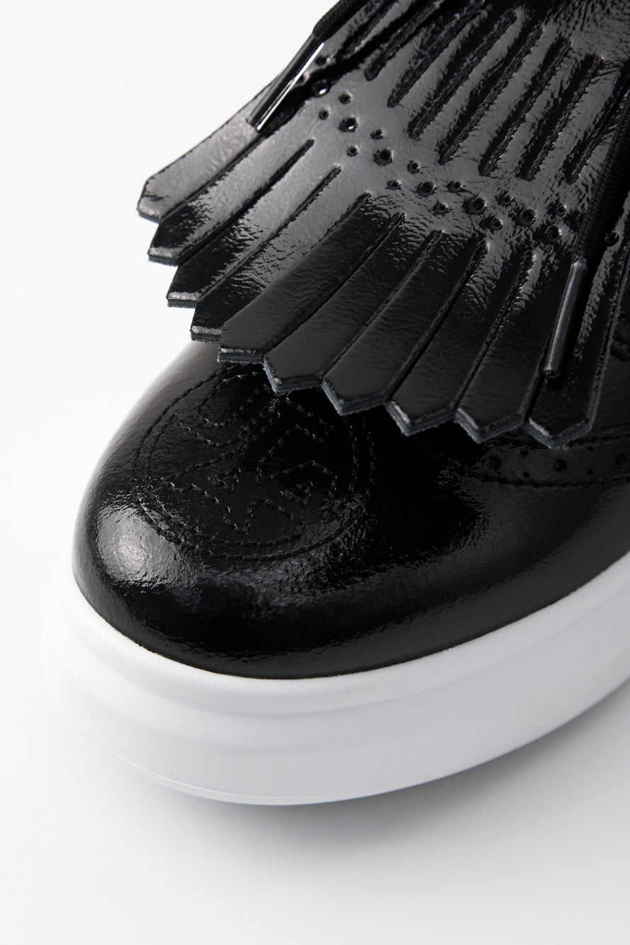 エナメルパンチングパンサーダービーキルティスニーカー:レディース