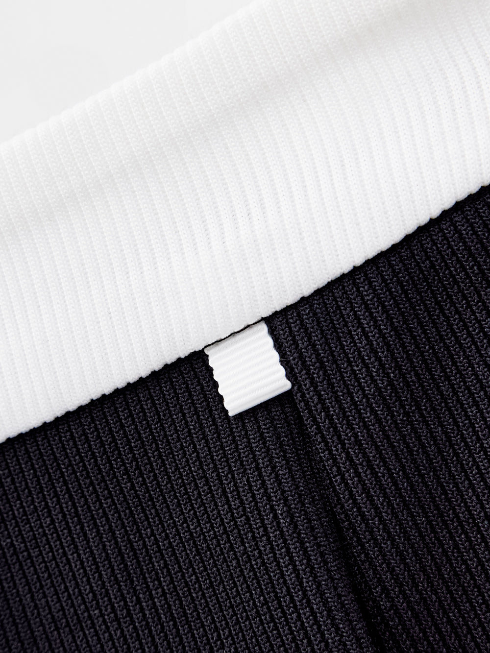 リリー パンチング レース シンボル フレア スカート