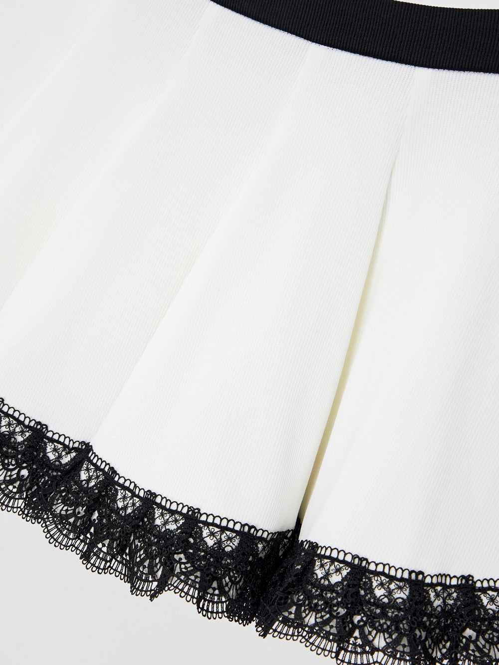 リリー パンチング レース シンボル フレア スカート