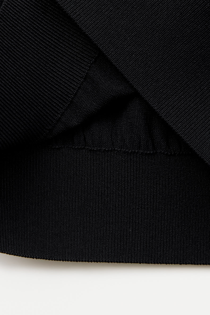 UTAA LaurelシンボルエンブレムPKスリーブレスニット ブラック : Women's