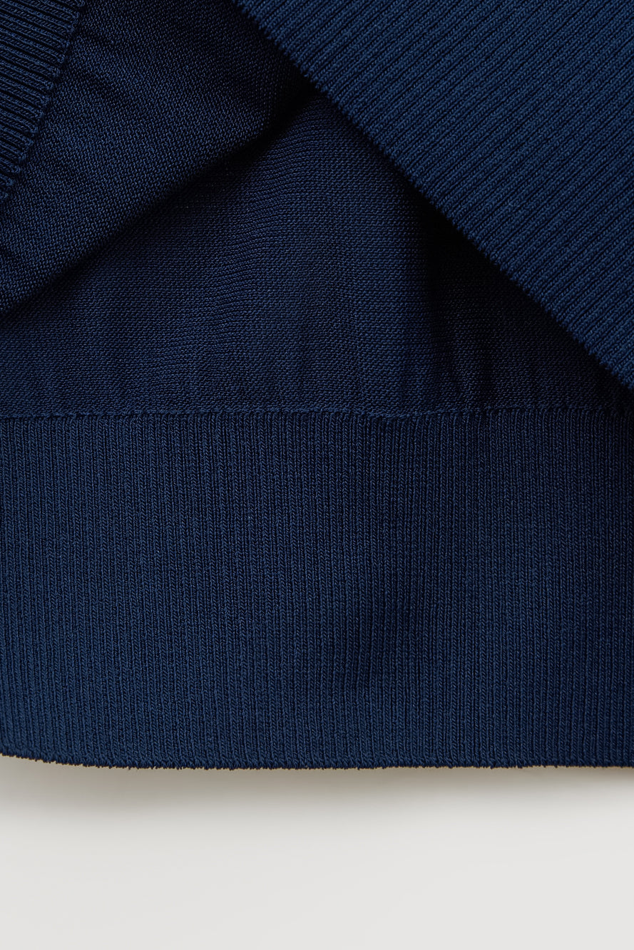 UTAA ローラルシンボルエンブレムカラーニット ネイビー