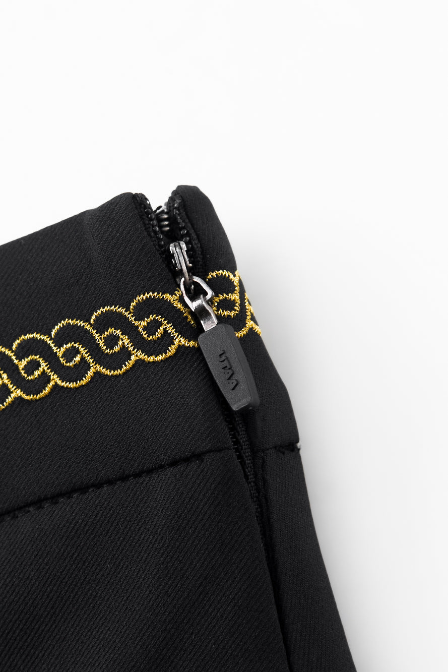 UTAA クレストゴールデンシンボルポケットプリーツスカート ブラック : Women's