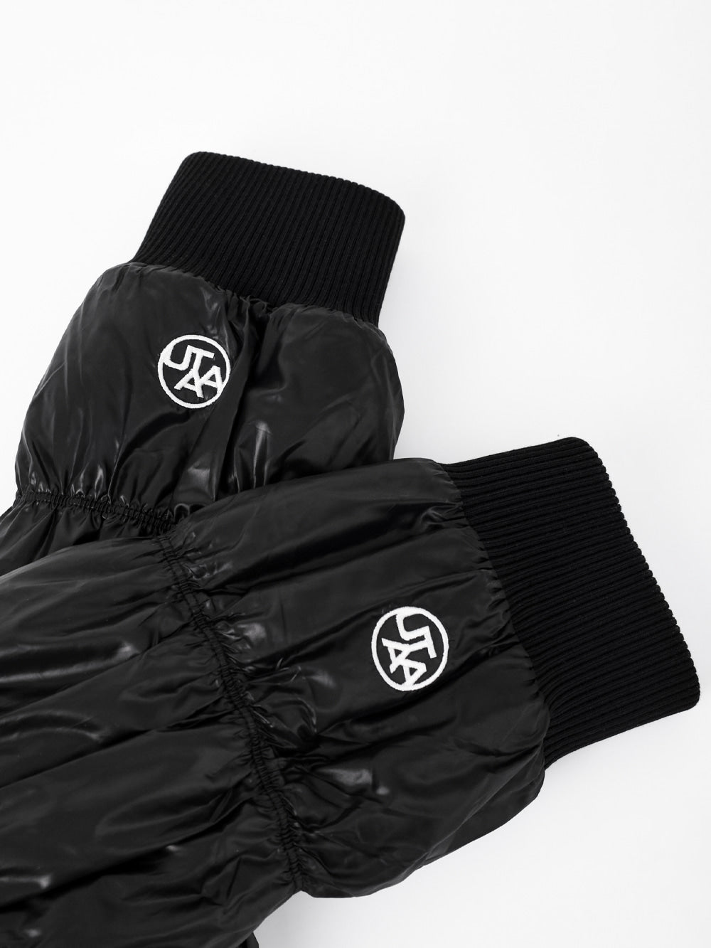 UTAA プチシンボルシャーリングパディングレッグウォーマー ブラック : Women's