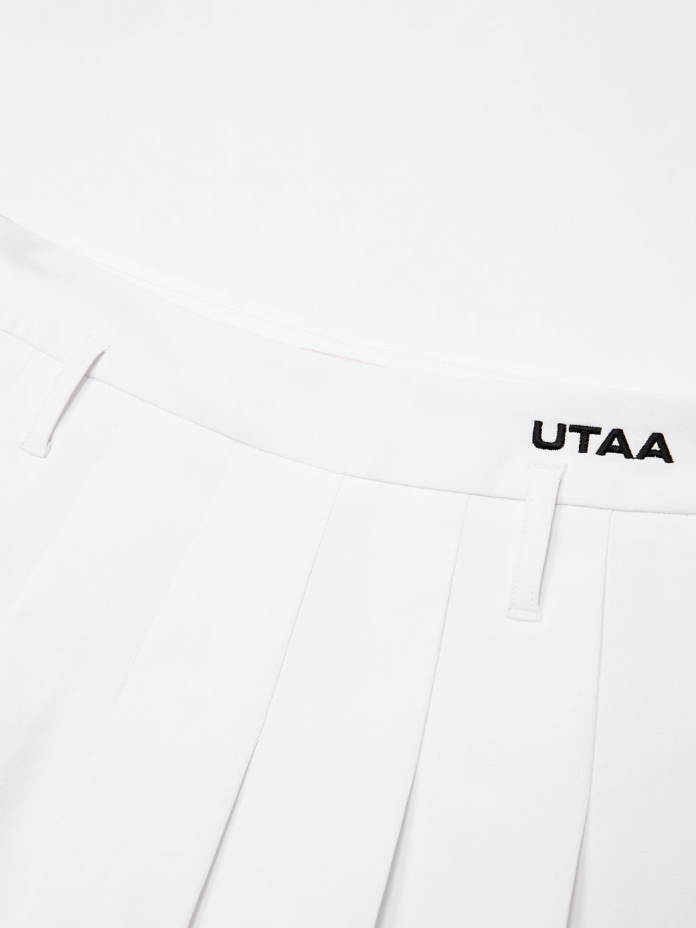 UTAA チャプレットグラフィックプリーツスカート ホワイト