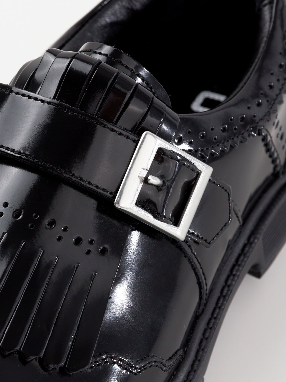 ユタ エナメルダービーパンチングゴルドスニーカー (女性用)