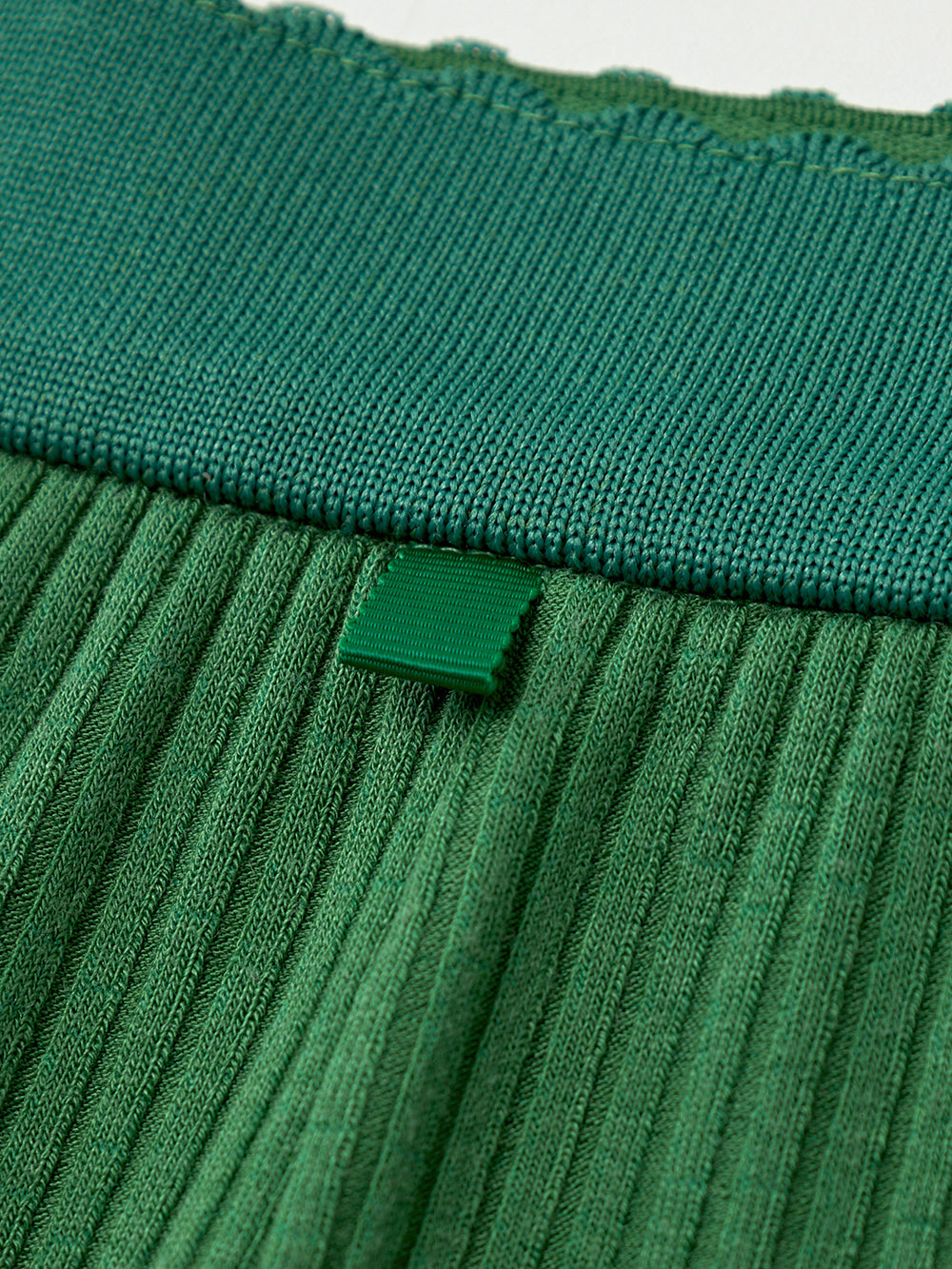 ユタ ドゥカットピンキングフレアスカート