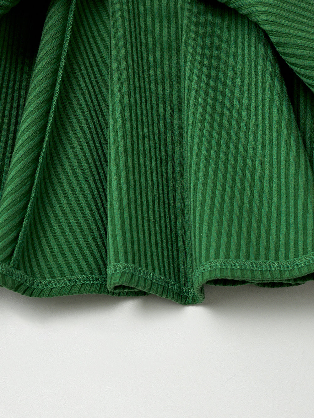 ユタ ドゥカットピンキングフレアスカート