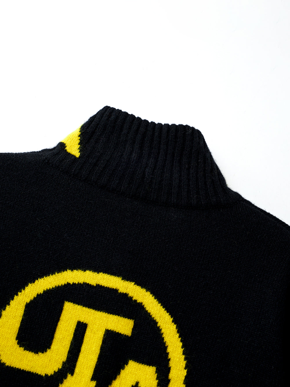 UTAA カラーマッチエンブレムニットジップアップ : Women's