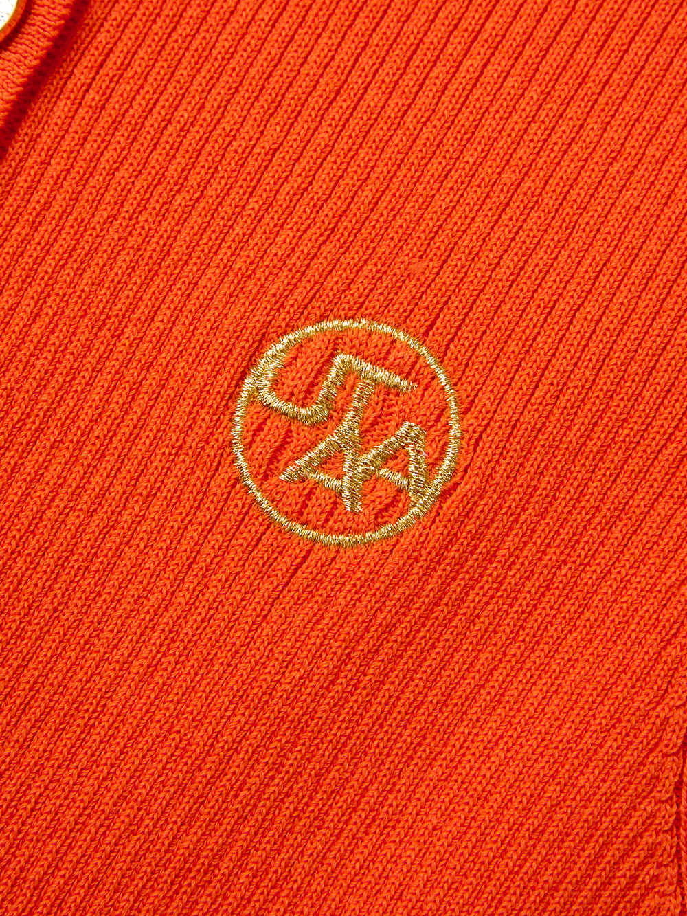 UTAA ドュカットゴールドシンボルニットスリーブネス オレンジ : Women's