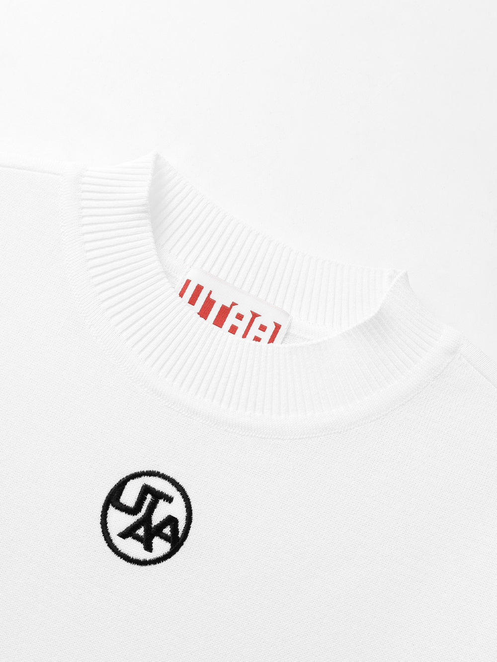 UTAA パンチングロゴタートルネックニート : Women's