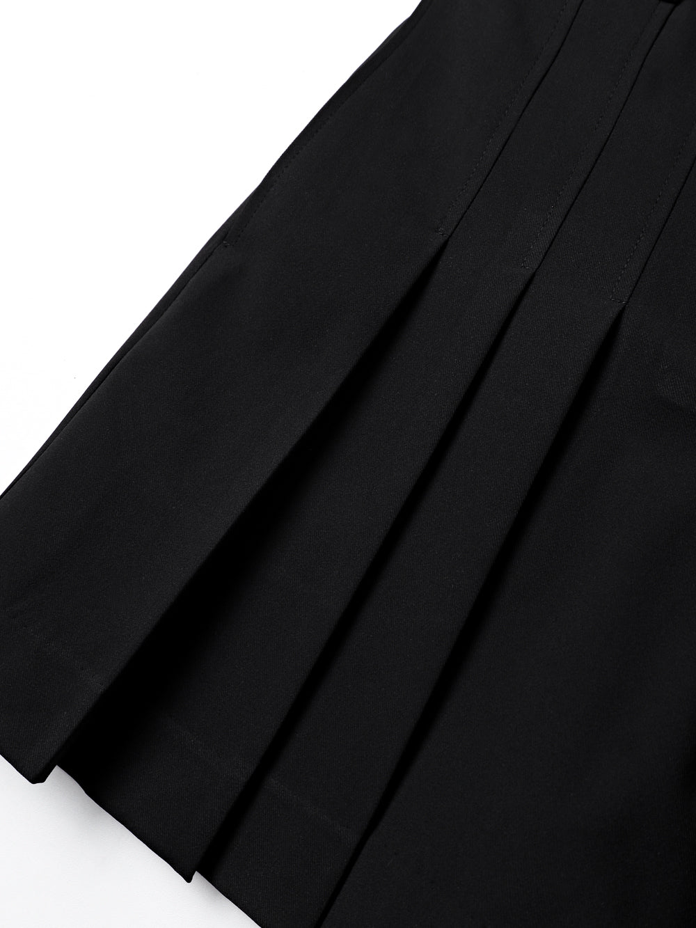 UTAA アイディールハーフプリーツスカートパンツ ブラック
