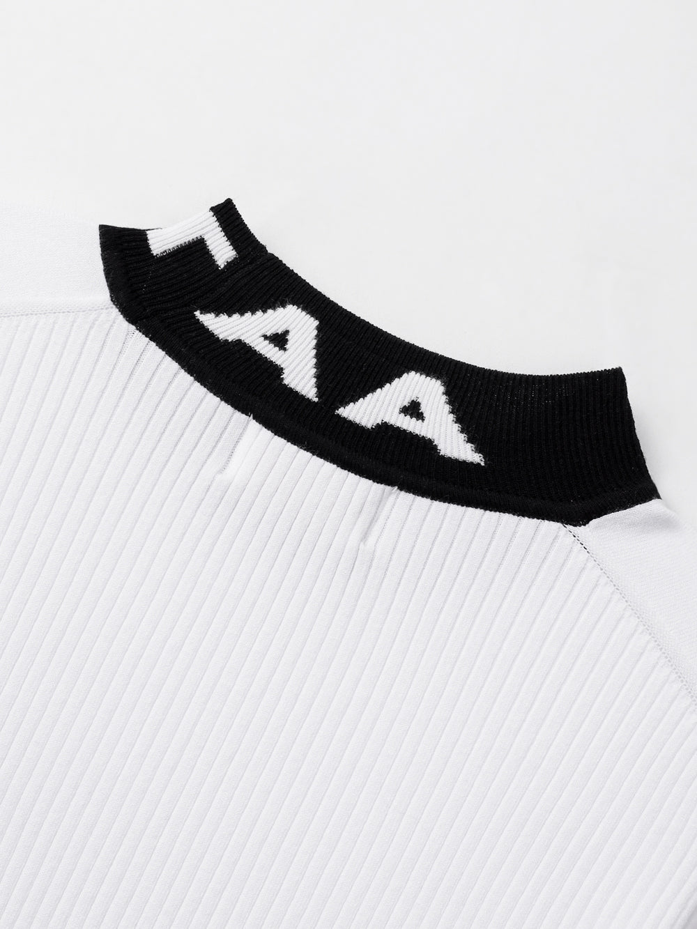 UTAA ロゴラウンドタートルネックニット ホワイト : Women's