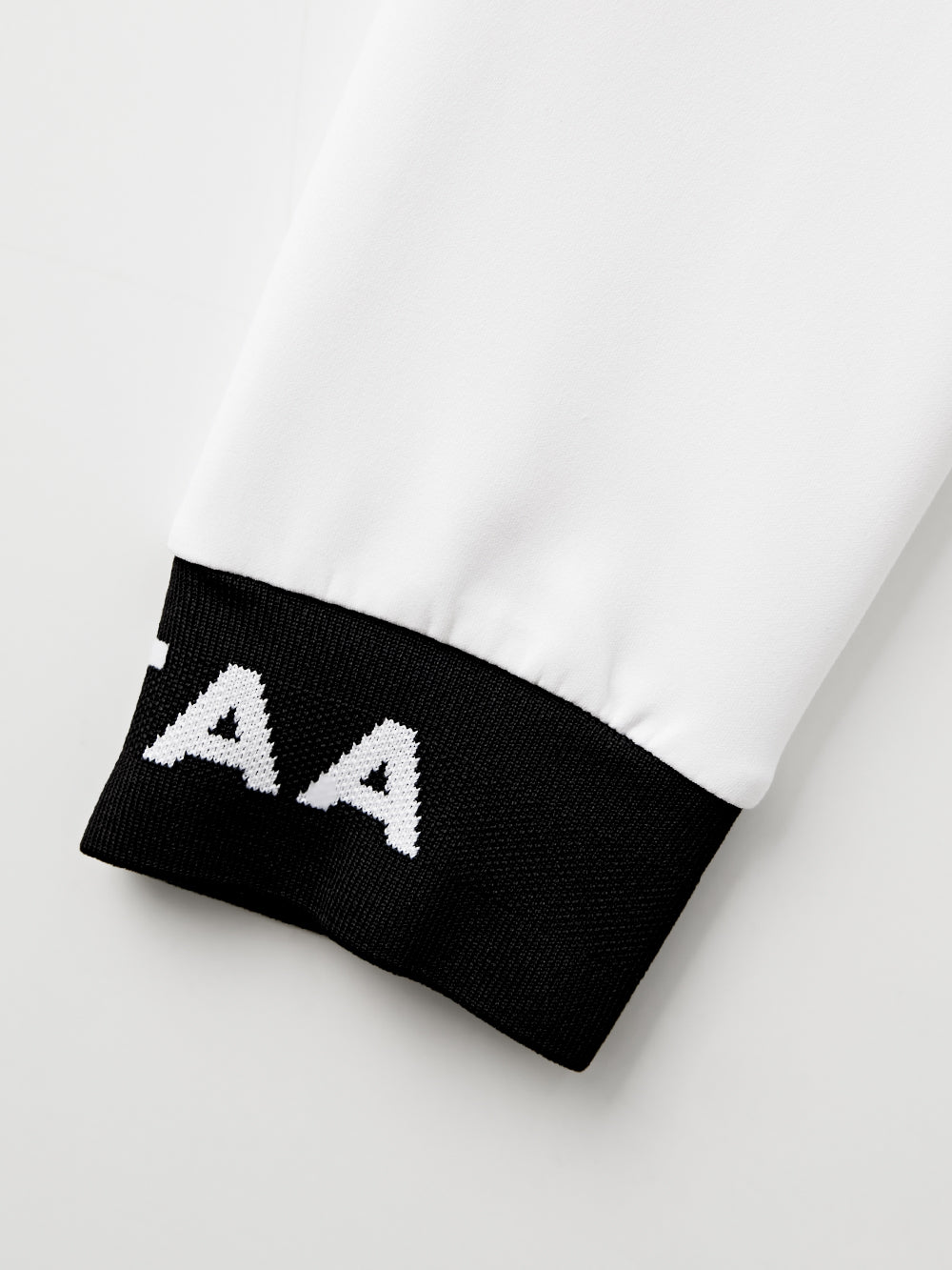 UTAA LetteringTapeNeoprenePKスリーブ ホワイト : Women's