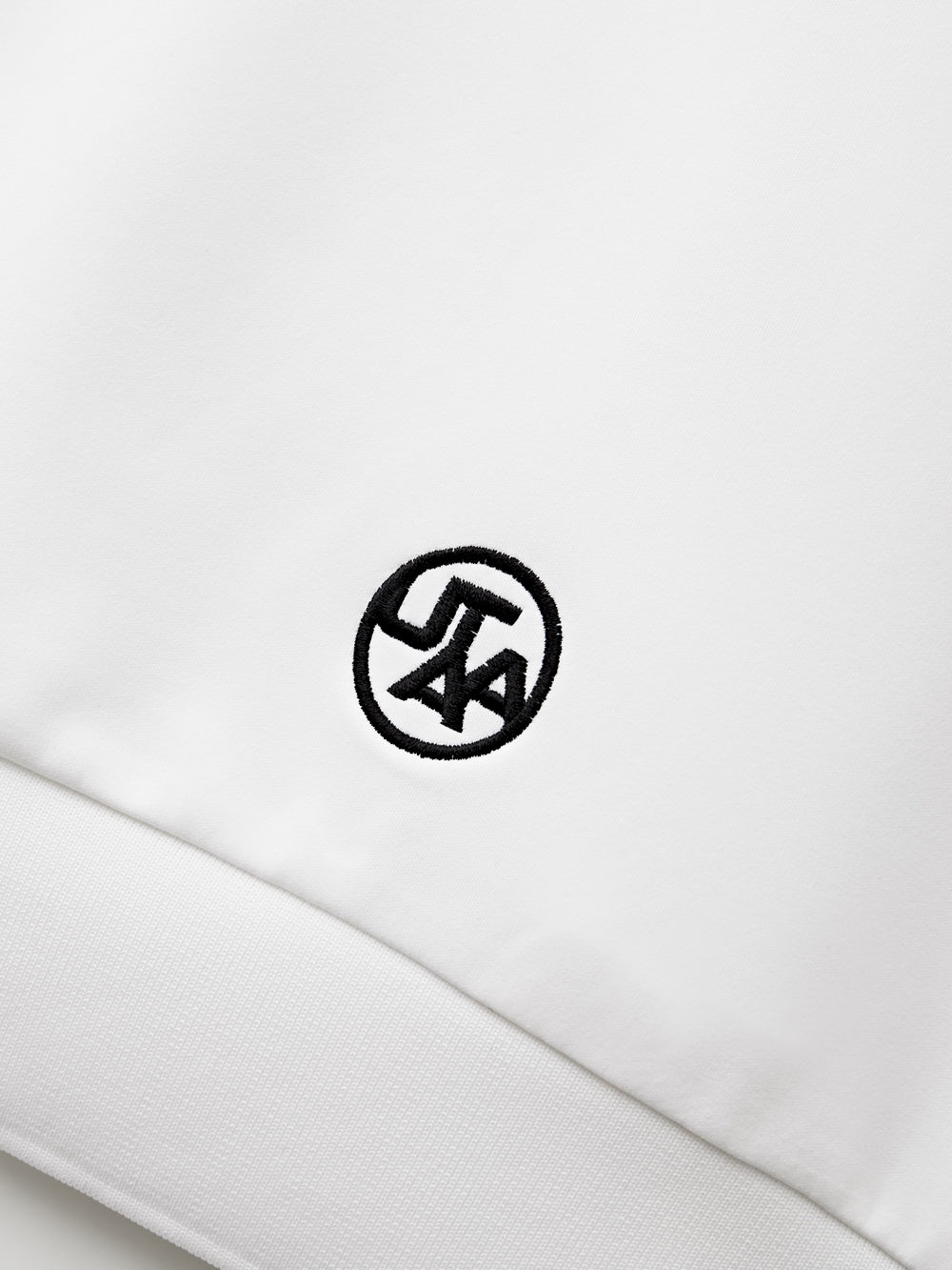 UTAA LetteringTapeNeoprenePKスリーブ ホワイト : Women's