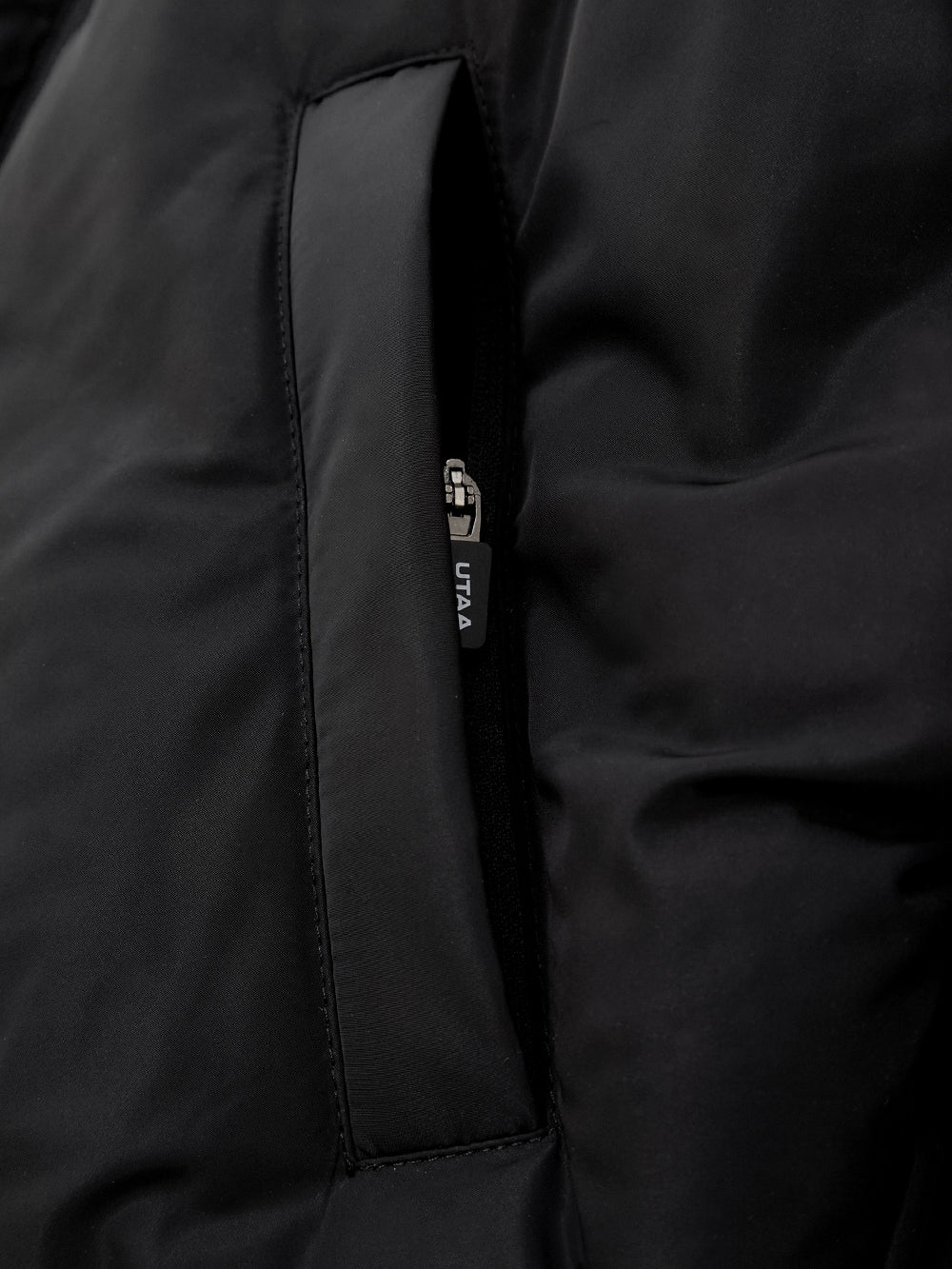 UTAA Raglanニットスリーブミックスダウンジャンパー ブラック : Women's