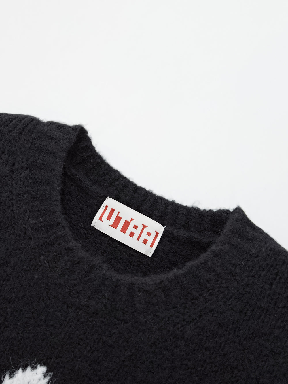UTAA ネオンカラーポップパンサーニットプルオーバー ブラック : Women's