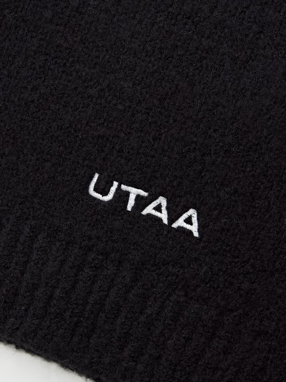 UTAA ネオンカラーポップパンサーニットプルオーバー ブラック : Women's