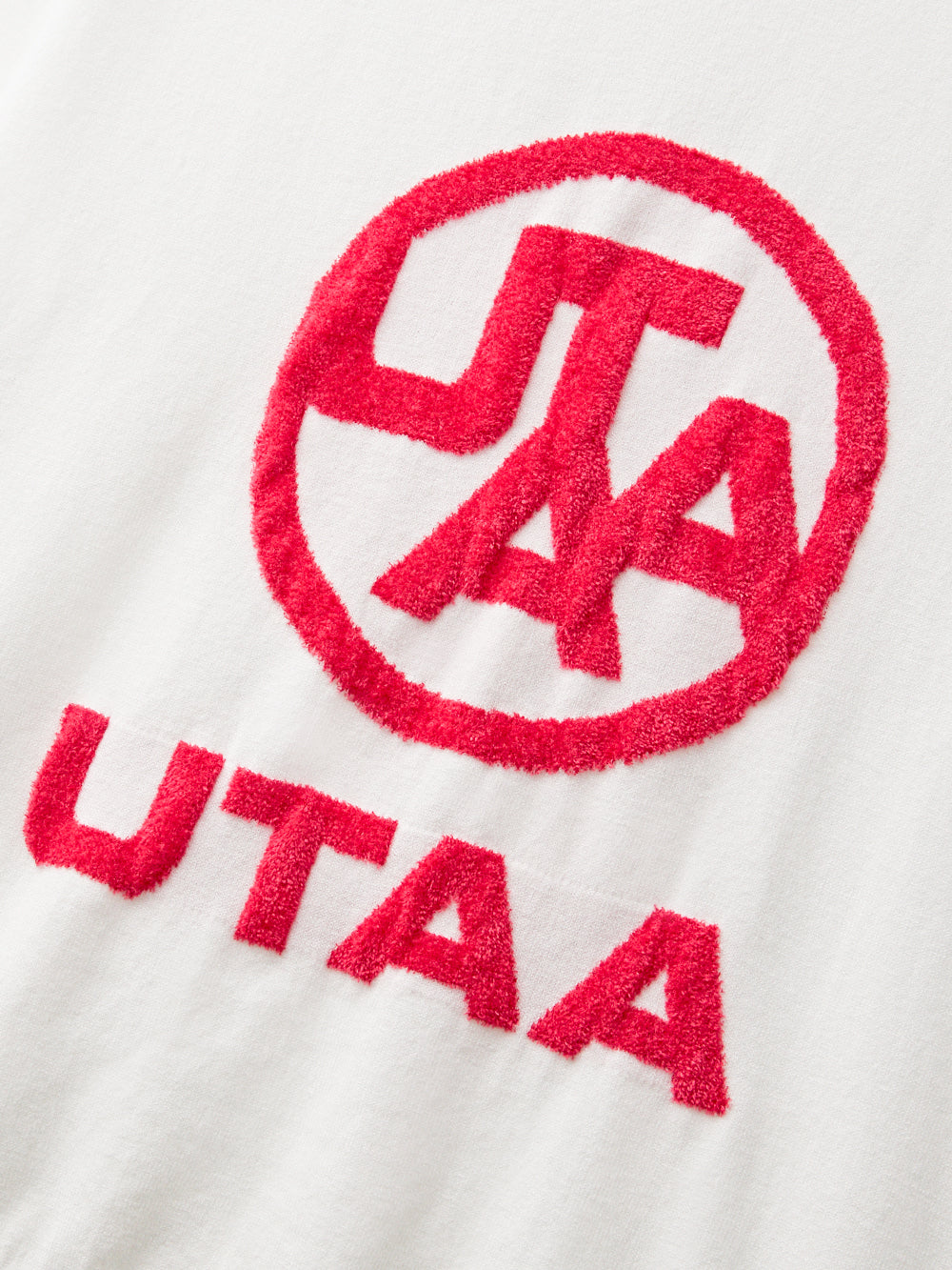 UTAA Chenilleビッグエンブレムニットプルオーバー ホワイト : Women's