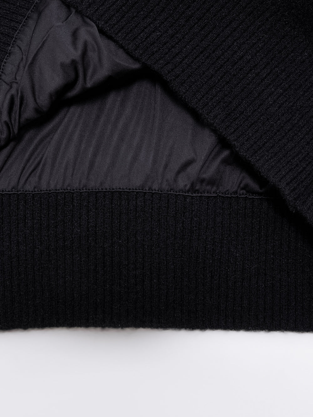 UTAA シンボルShadeタートルネックハーフZip-upニット : Women's