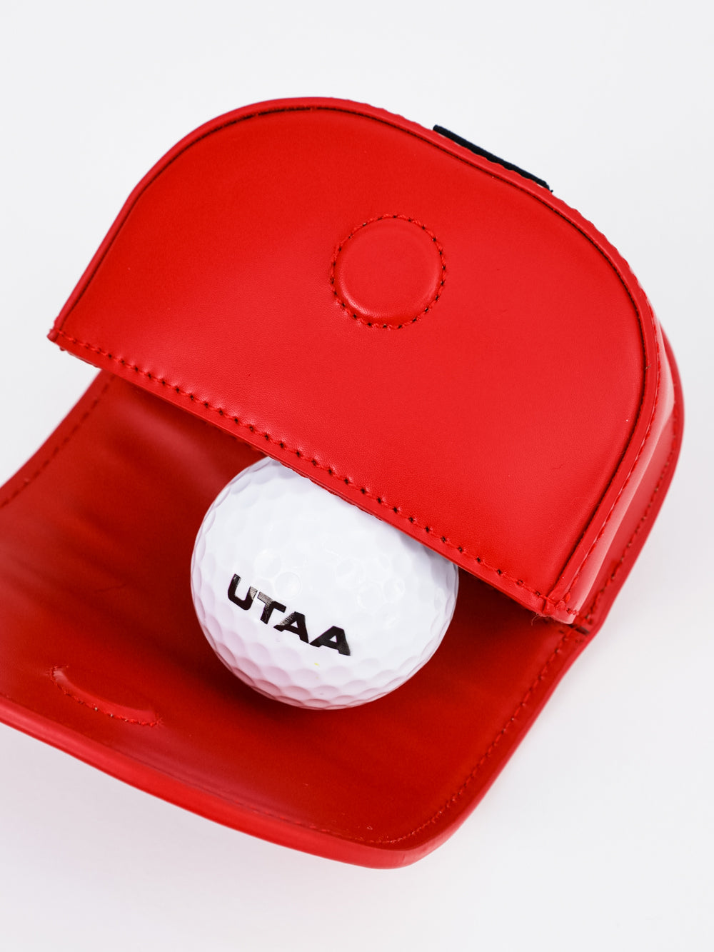 UTAA EssentialカラーエンブレムBallポーチ レッド : Women's