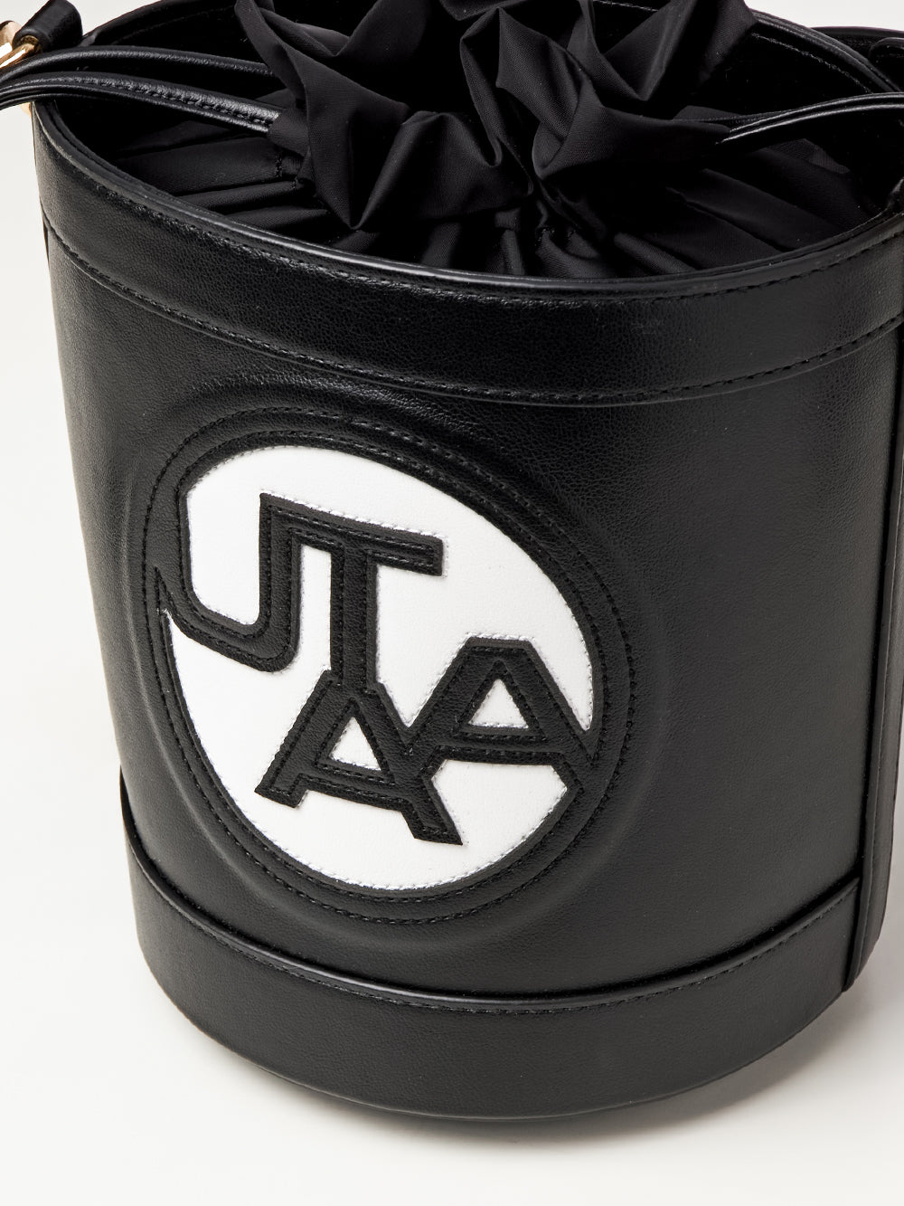 UTAA モノCircleエンブレムバケットバッグ : Women's