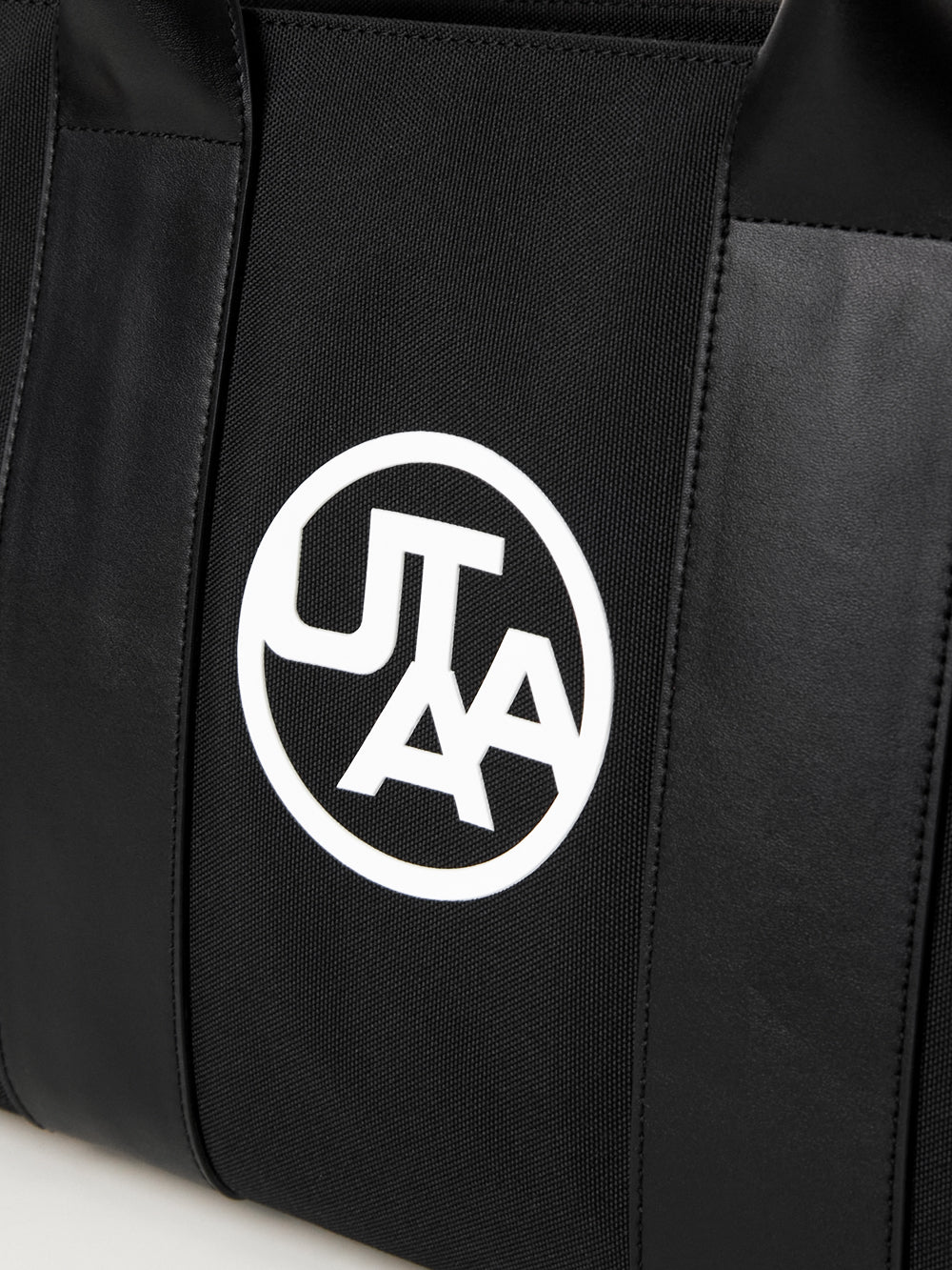 UTAA バーティカルラインクラシックトートバッグ : Women's